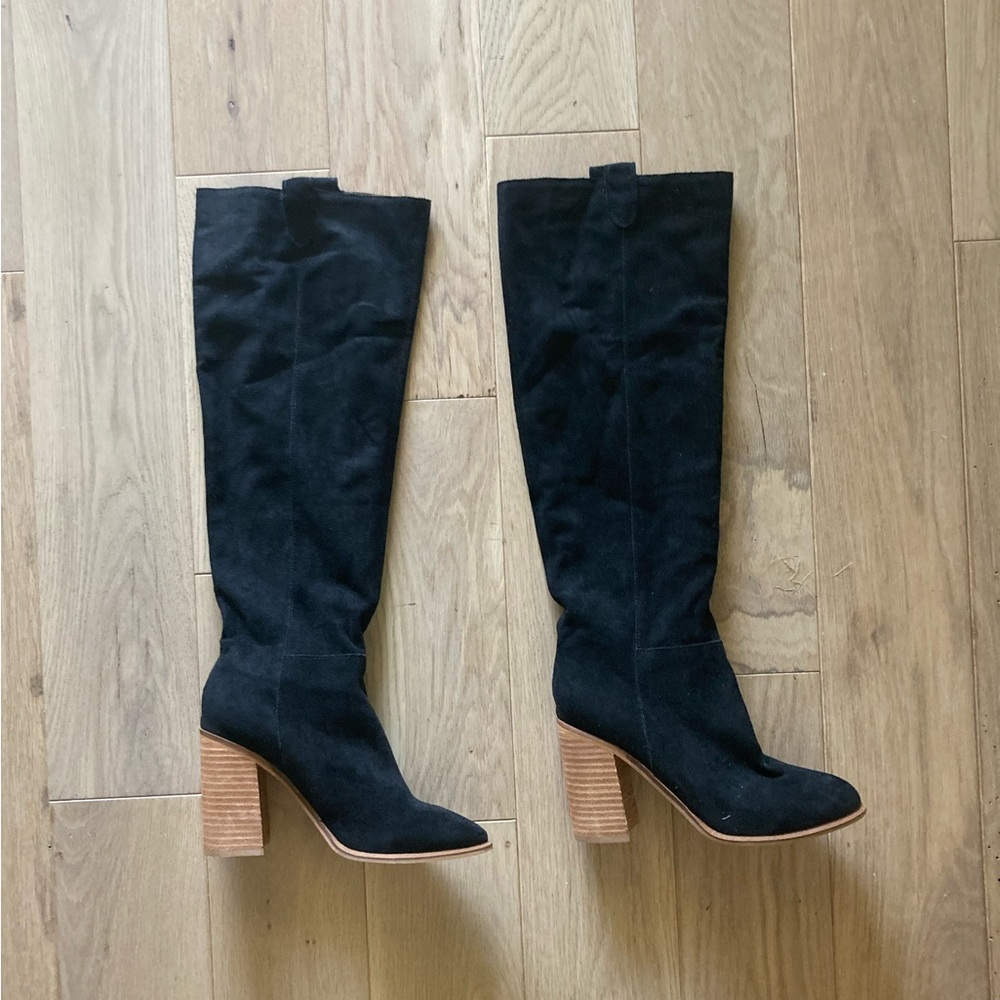 Elegant Black Heeled Boots